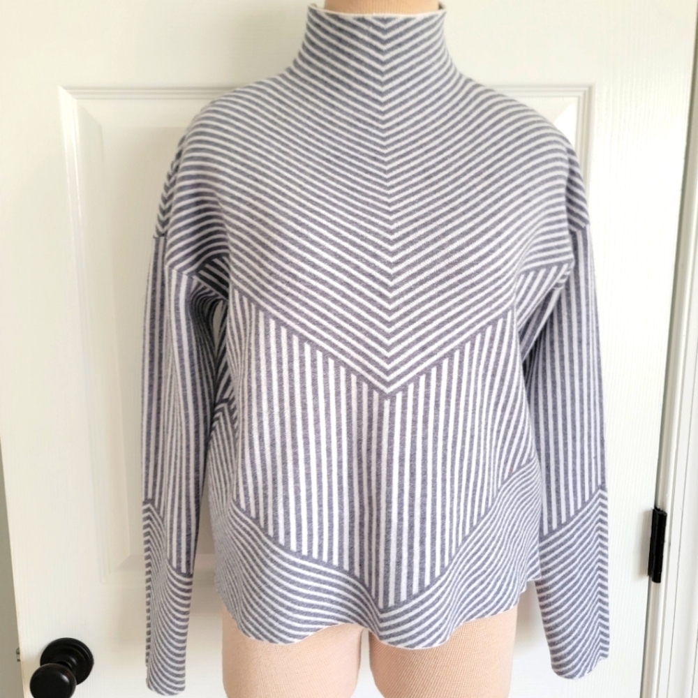 2/$20 Cynthia Rowley Striped Mick Neck Sweater S - Picture 1 of 13